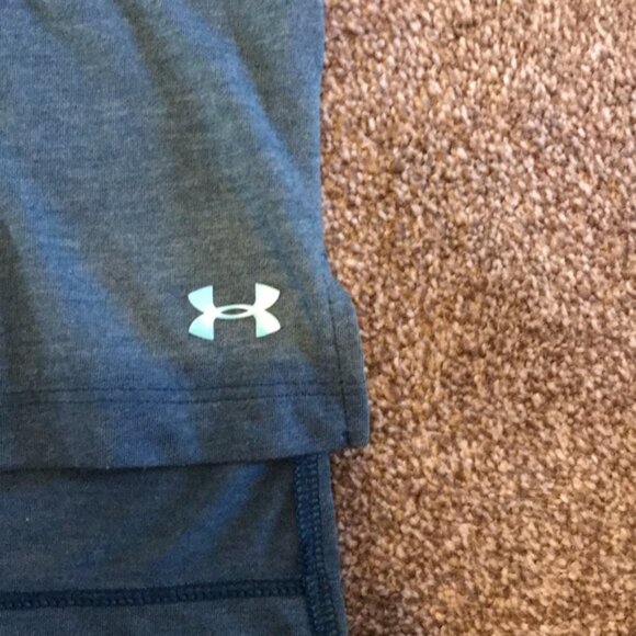 Women’s Under Armour shirt - Picture 2 of 4